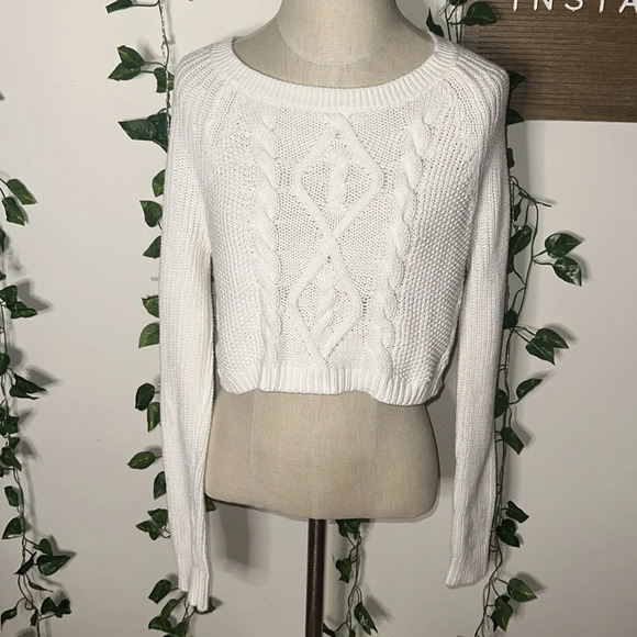 Express Cropped White Sweater - Picture 3 of 10